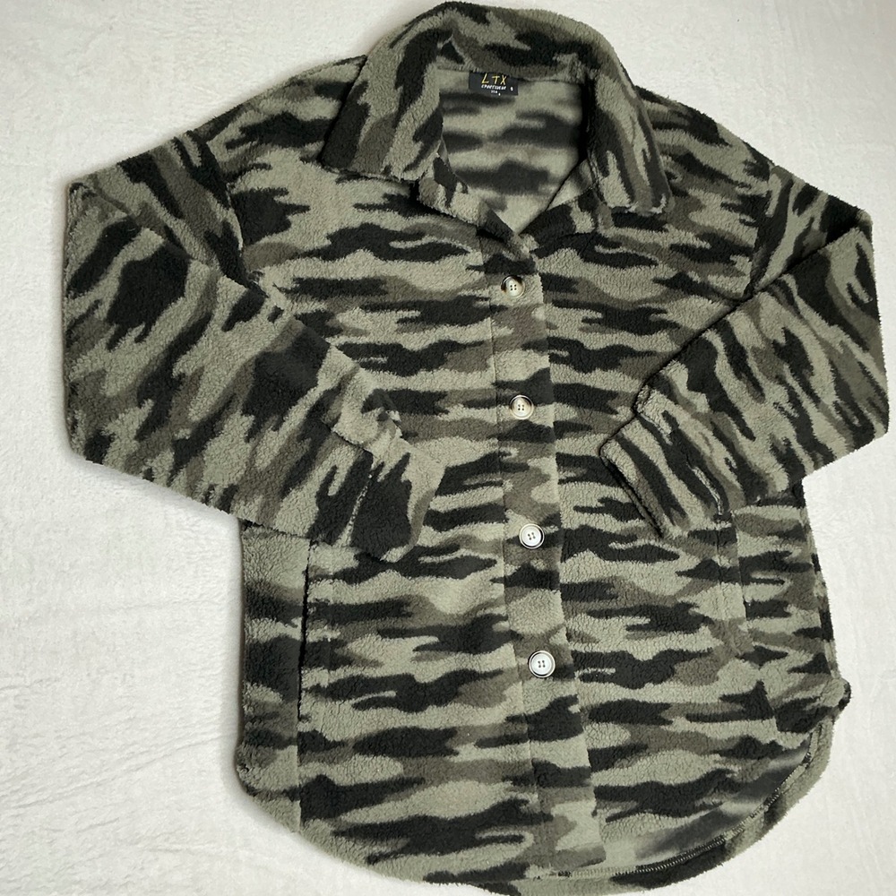 LTX‎ Sportswear Camo Fleece Shacket Button Up Shirt Jacket Women's Size S